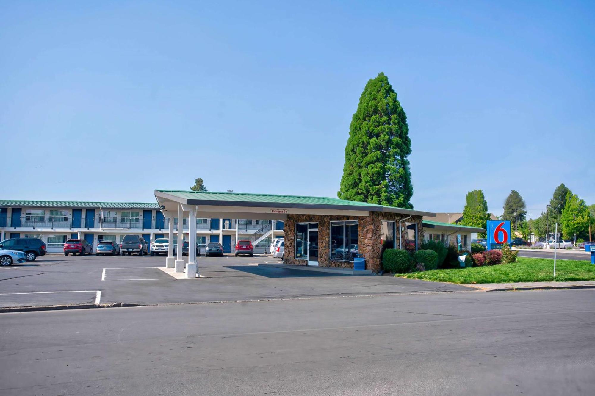 Motel 6-Bend, Or Exterior foto