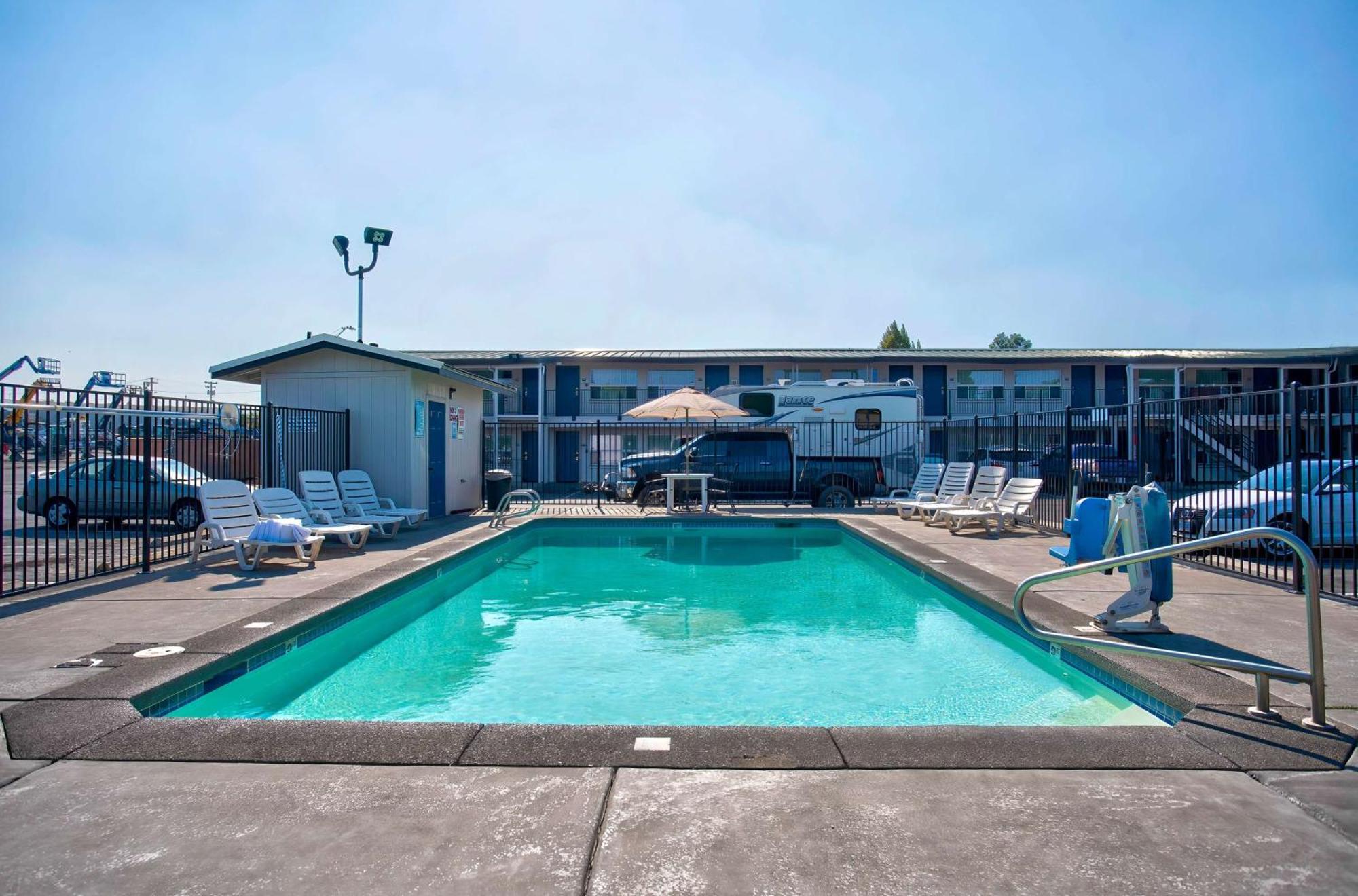 Motel 6-Bend, Or Exterior foto